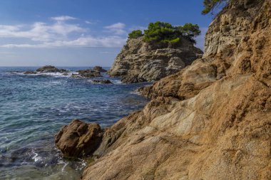İspanya Katalonya 'nın Lloret de Mar kasabası yakınlarındaki Costa Brava tatil beldesi.