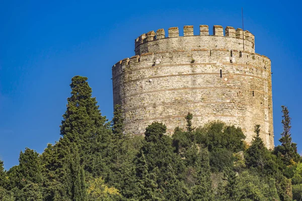 Cilindrische Toren Van Rumelisch Kasteel Aan Europese Oevers Van Bosporus — Stockfoto