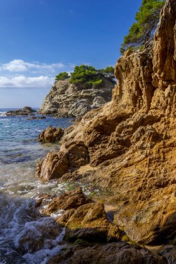 İspanya Katalonya 'nın Lloret de Mar kasabası yakınlarındaki Costa Brava tatil beldesi.