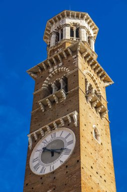 Verona, İtalya'daki Torre dei Lamberti'de görüntüle