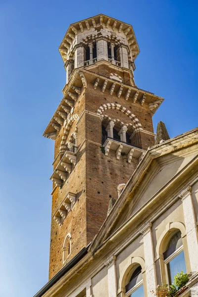 Verona Talya Daki Torre Dei Lamberti Görüntüle — Stok fotoğraf