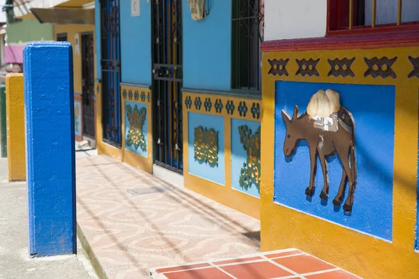 Gwatapa Kolumbia Września 2019 Szczegóły Kolorowych Fasad Budynku Gwatapie Kolumbia — Zdjęcie stockowe