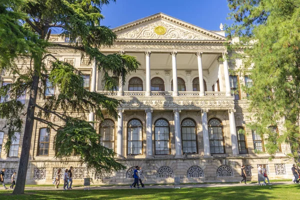 Istanbul Turquía Noviembre 2019 Personas Identificadas Palacio Dolmabahce Estambul Turquía — Foto de Stock