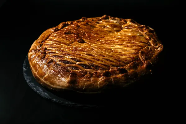 Quiche Avec Viande Légumes Sur Fond Sombre — Photo