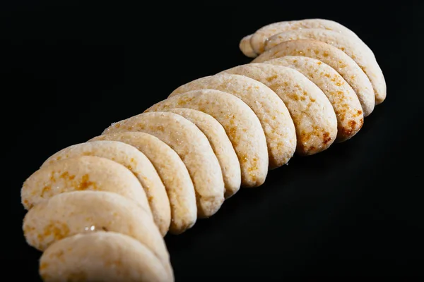 Biscotti Integrali Con Nocciola Sullo Sfondo Scuro — Foto Stock