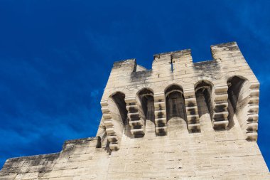 Avignon, Fransa 'daki ortaçağ şehir duvarlarının yakın plan detayları.