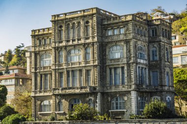 Zeki Paşa Yalisi binası, İstanbul, Türkiye. Fransız mimar Alexandre Vallaury tarafından Musir Zeki Paşa için yapılmış bir Xix yüzyıllık barok binası..