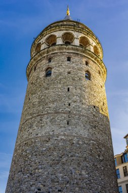 İstanbul, Türkiye 'deki Ortaçağ Taş Galata Kulesi' ne bak