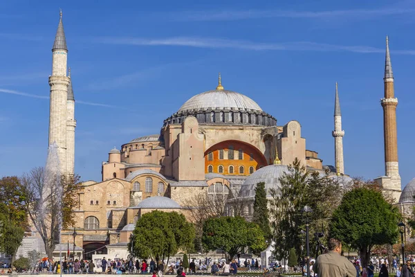 Istanbul Turquia Novembro 2019 Pessoas Não Identificadas Por Hagia Sophia — Fotografia de Stock