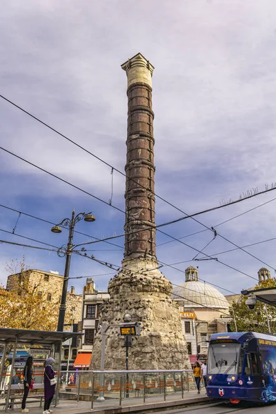 Istanbul Turkey November 2019 Unidentified People Column Constantine Istanbul Turkey — Stock Photo, Image