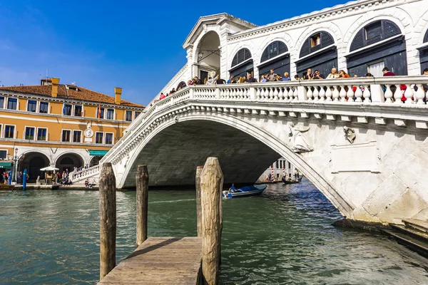 Venice Itália Outubro 2019 Pessoas Não Identificadas Pela Ponte Rialto — Fotografia de Stock