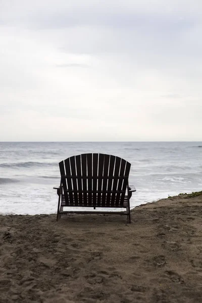 Cadeira Madeira Elegante Velha Praia Tropical Santa Marta Colômbia — Fotografia de Stock