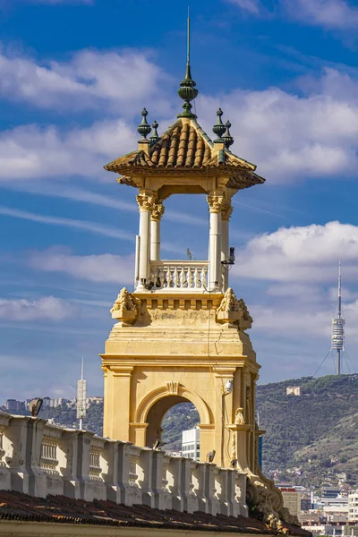 Utsikt Över Tornet Från Palaus Alfons Xiii Victoria Eugenia Barcelona — Stockfoto