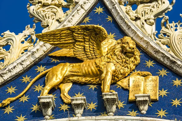 León Oro Como Símbolo Venecia Parte Superior Basílica San Marcos — Foto de Stock