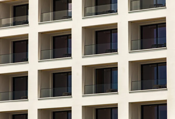 Finestre Geometriche Quadrate Sulla Facciata Edificio Moderno — Foto Stock