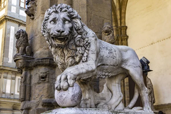 Florenz Löwenstatue Von Vacca 1598 Auf Der Loggia Dei Lanzi — Stockfoto