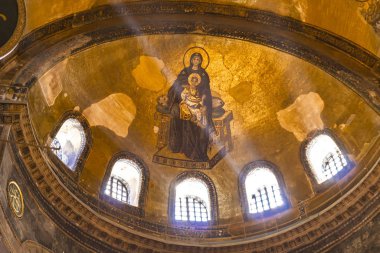 İstanbul, Türkiye - 10 Kasım 2019: Ayasofya İçişleri, İstanbul, Türkiye. Ayasofya, neredeyse 500 yıl boyunca birçok Osmanlı camisine örnek oldu..
