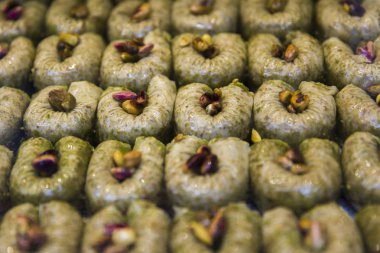 Geleneksel Türk tatlı baklavasının yakın görüntüsü