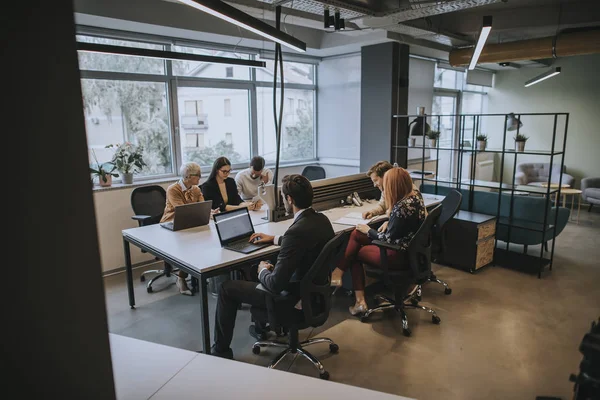 Geschäftsleute Treffen Sich Einem Büro — Stockfoto