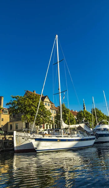 Danimarka Kopenhag Daki Christianshavn Kanalındaki Teknelere Bakın — Stok fotoğraf