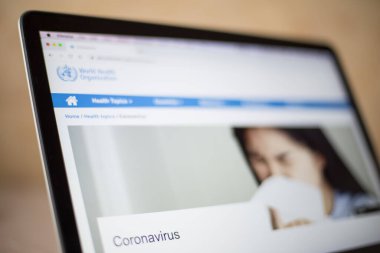 BELGRAD, SERBIA - 9 Mart 2020: Dünya Sağlık Örgütü sitesinde Coronavirus bilgileri. Dünya Sağlık Örgütü (WHO) 11 Mart 2020 'de COVID-19' u salgın hastalık ilan etti..