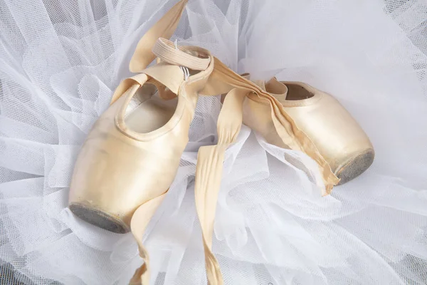 Sapatos Balé Profissionais Com Fitas Tutu Branco Estúdio Dança — Fotografia de Stock