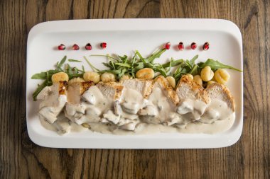 Kremalı rendelenmiş gnocchi tavuk.