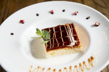 Taze Tres Sülükleri tabakta