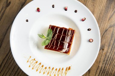 Taze Tres Sülükleri tabakta