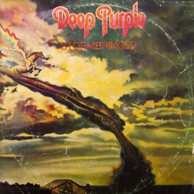 BELGRAD, SERBIA - 23 Ekim 2019: Deep Purple 'ın Stormbringer vinil albümünün kapağı. İngiliz Deep Purple grubunun Kasım 1974 'te piyasaya sürdüğü dokuzuncu stüdyo albümüdür.