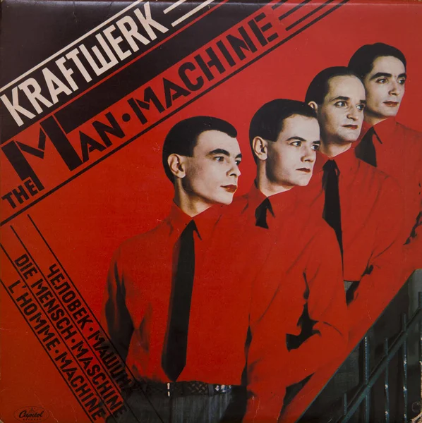 Belgrade Serbia 10月23 2019 クラフトワークによるマン マシンのレコードアルバムのカバー 1978年5月19日にリリースされたドイツのエレクトロニック ミュージック バンドによる7枚目のスタジオ アルバムである — ストック写真
