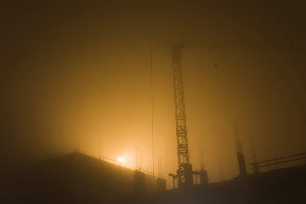 Башня Кран Строительной Площадке Тумане Утренний Солнечный Свет — стоковое фото