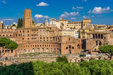 Roma, İtalya - 23 Eylül 2018: Roma, İtalya 'da Trajan pazarı. Trajan 'ın Pazarı, Roma' da 113 yılında kurulan büyük bir harabe kompleksi.