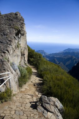 Portekiz 'deki Madeira Adası' nda Pico do Arieiro Dağı 'nın zirvesine bakın.