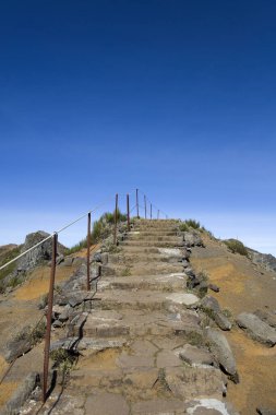 Portekiz 'deki Madeira Adası' nda Pico do Arieiro Dağı 'nın zirvesine bakın.