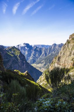 Portekiz 'deki Madeira Adası' nda Pico do Arieiro Dağı 'nın zirvesine bakın.