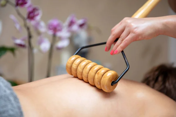 Κλείσιμο Του Maderotherapy Cellulite Μασάζ Ξύλινα Roller Massager — Φωτογραφία Αρχείου