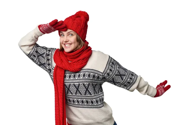 Mujer de invierno sorprendida mirando hacia adelante —  Fotos de Stock