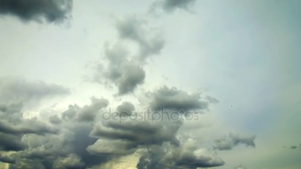 Wolken verdikking voor storm — Stockvideo