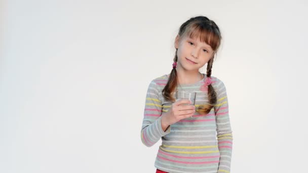 Girl drinking water — Stock Video