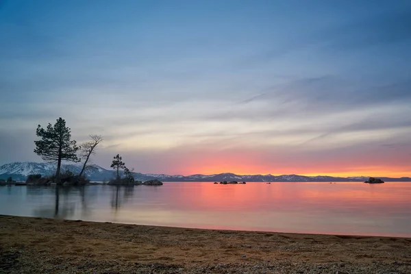 Solnedgång vid Lake Tahoe — Stockfoto