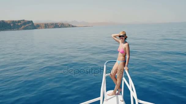 Woman at yacht — Stock Video
