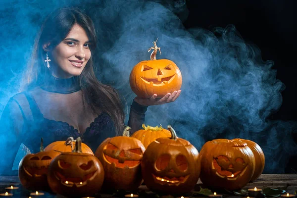 Halloween tök nő — Stock Fotó