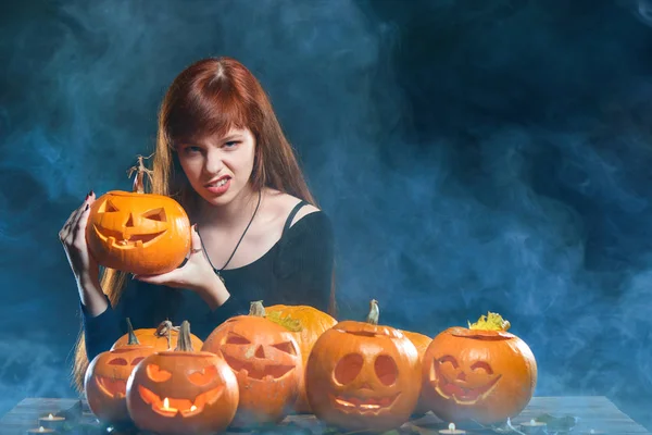 Halloween tök nő — Stock Fotó