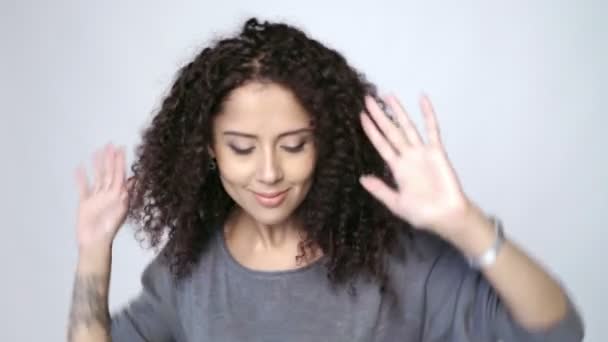 Beautiful curly female dancing — Stock Video