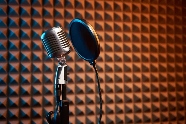 Retro Mikrofon Filtr Pop Śpiewania Lub Nagrywania Podcastu Tle Panelu — Zdjęcie stockowe
