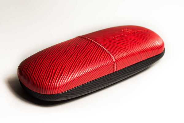 стильный чехол для очков
