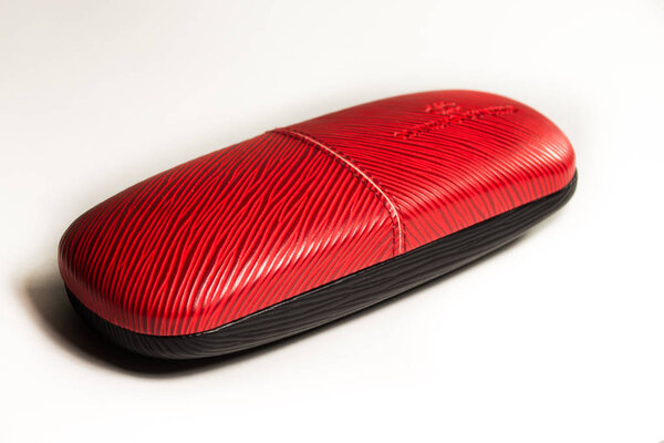 стильный чехол для очков
