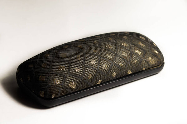 стильный чехол для очков
