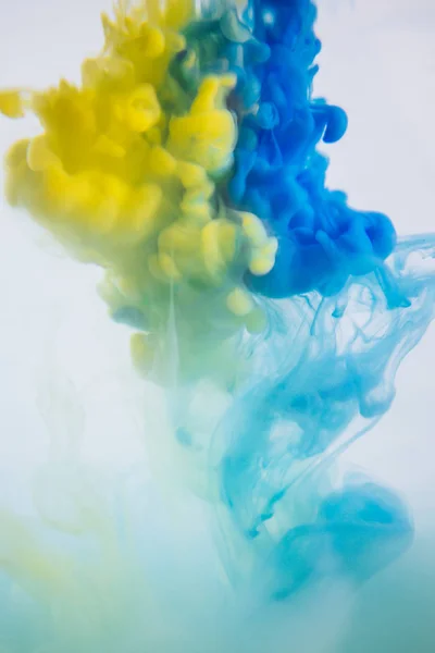 El colorido tinte en el agua — Foto de Stock